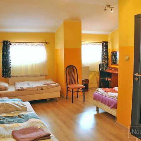 גדינייה Motel Merkury מראה חיצוני תמונה